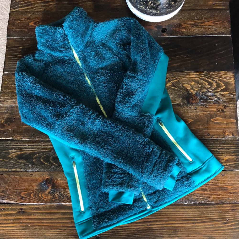 Very cute green/blue Columbia jacket!